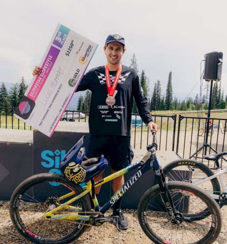 Lucas Huppert sur le podium à Silverstar