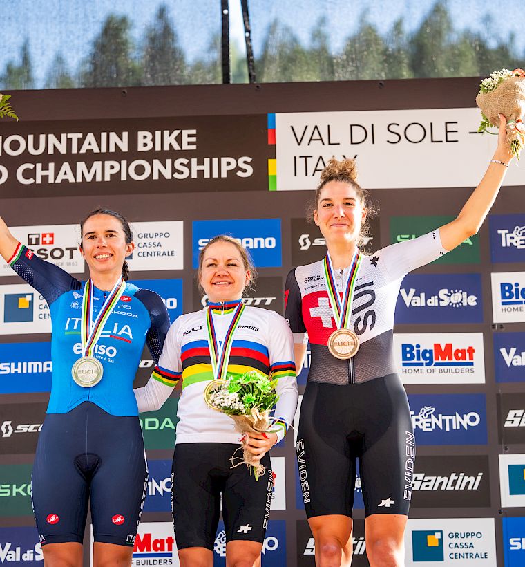 Nicole Koller wint brons op het WK MTB in Val di Sole